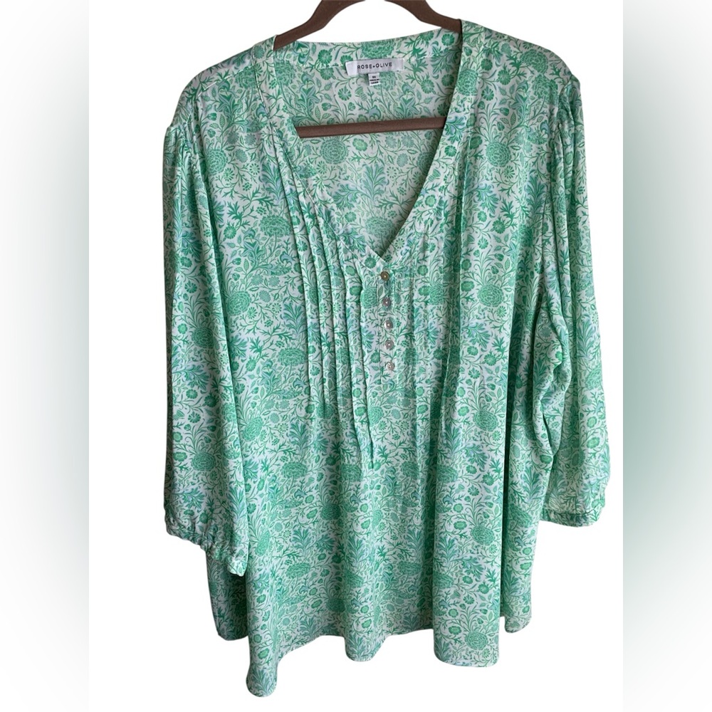 ROSE AND OLIVE PLUS SIZE 3X WOMEN’S TOP - Floral